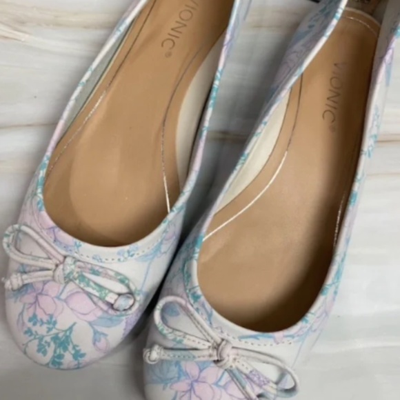 NWT Vionic Callisto Ballet Flats in Pastel Florals - size 6 - Picture 4 of 6